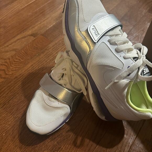 2011 Nike Womens Retro Trainer One Air Max Sneakers 8.5 white lime purple casual - Picture 9 of 15